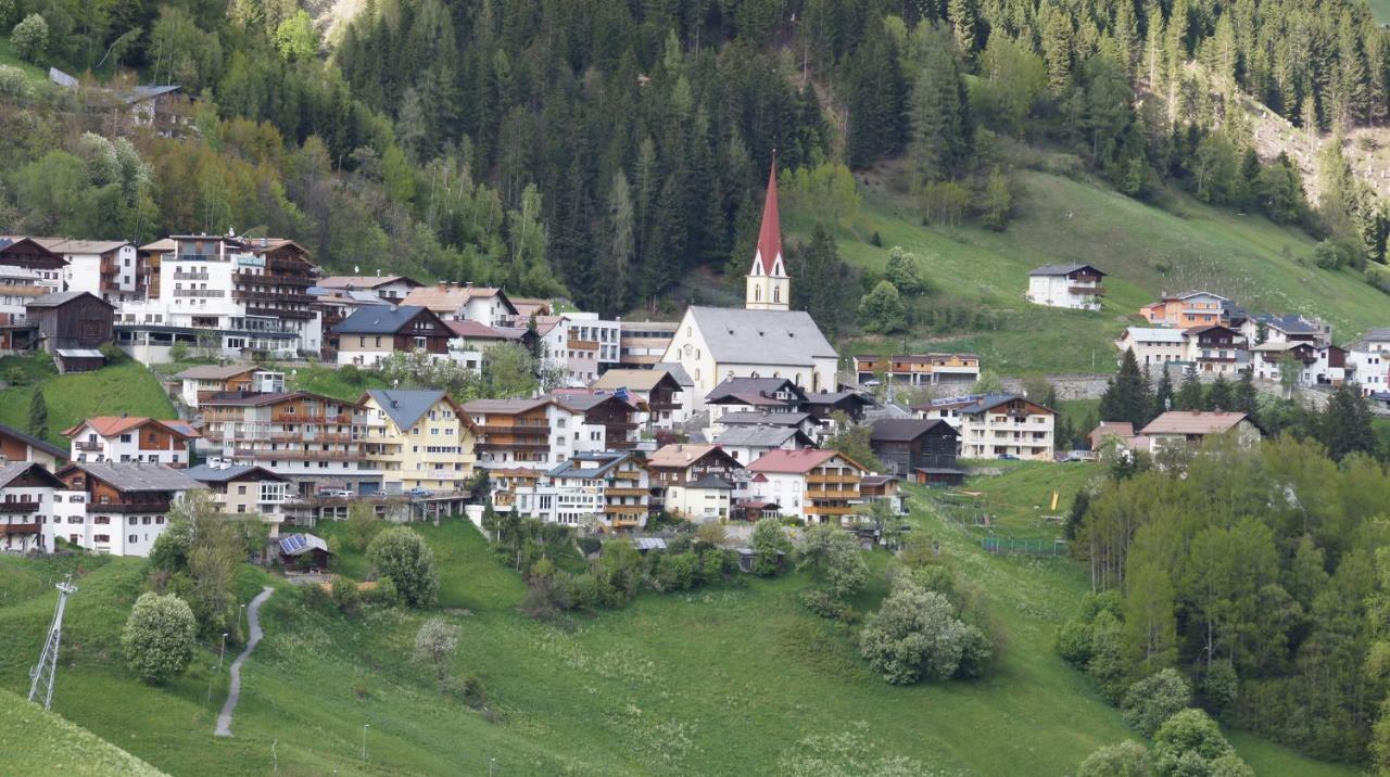 Hotel Apart Garni Dorfblick Kappl  Esterno foto